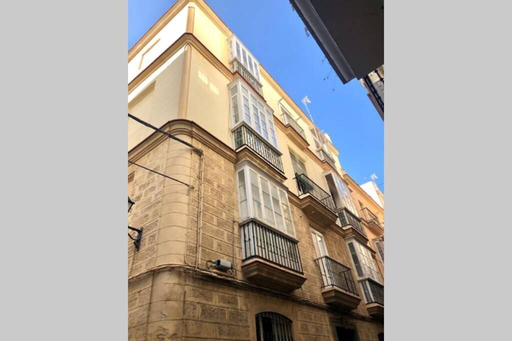 Gatu Premium Villa Libertad, Preferente Mayores De 25 Anos Y Familias Cádiz Eksteriør bilde